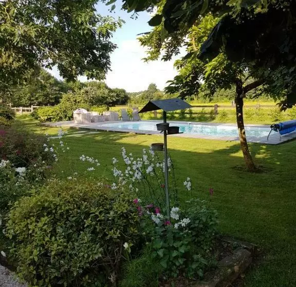 Aamiaismajoitus (B&B) Le Vieux Logis De La Galocherie