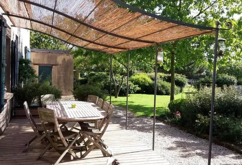 Aamiaismajoitus (B&B) Le Vieux Logis De La Galocherie