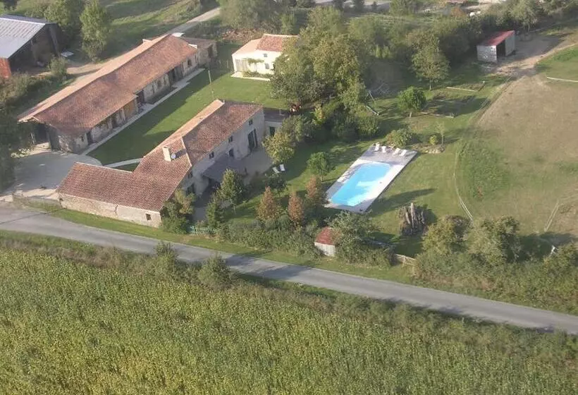 Aamiaismajoitus (B&B) Le Vieux Logis De La Galocherie