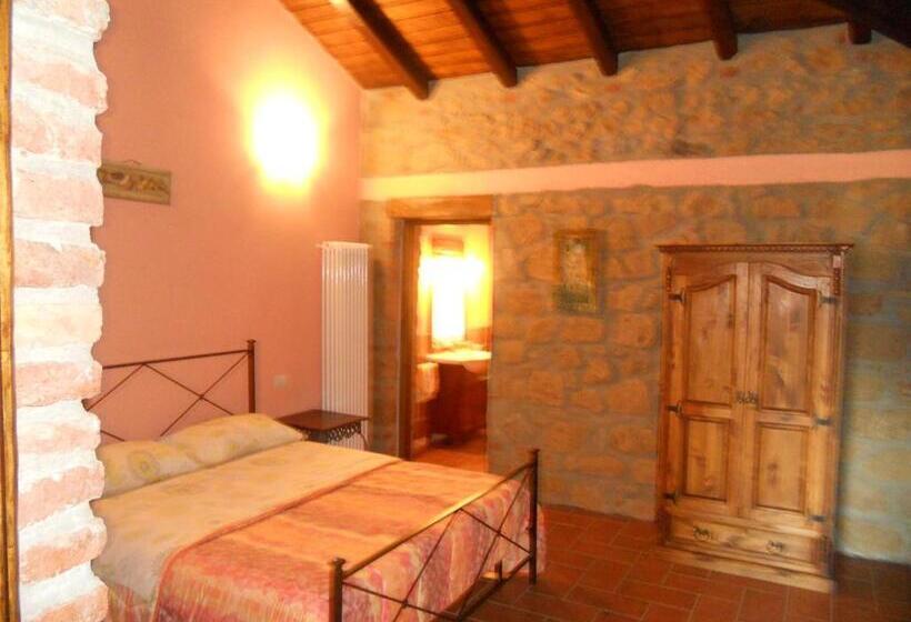 هتل Agriturismo Le Grotte