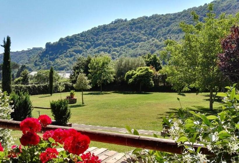 هتل Agriturismo Le Grotte