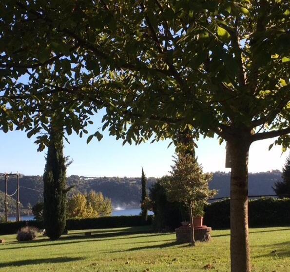 هتل Agriturismo Le Grotte