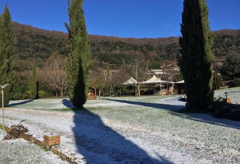 هتل Agriturismo Le Grotte