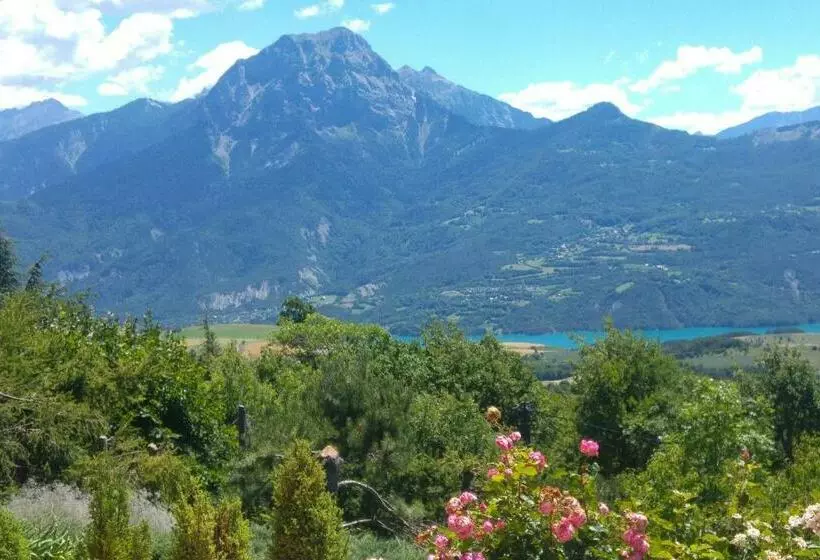 Majatalo Les Roches Fleuries