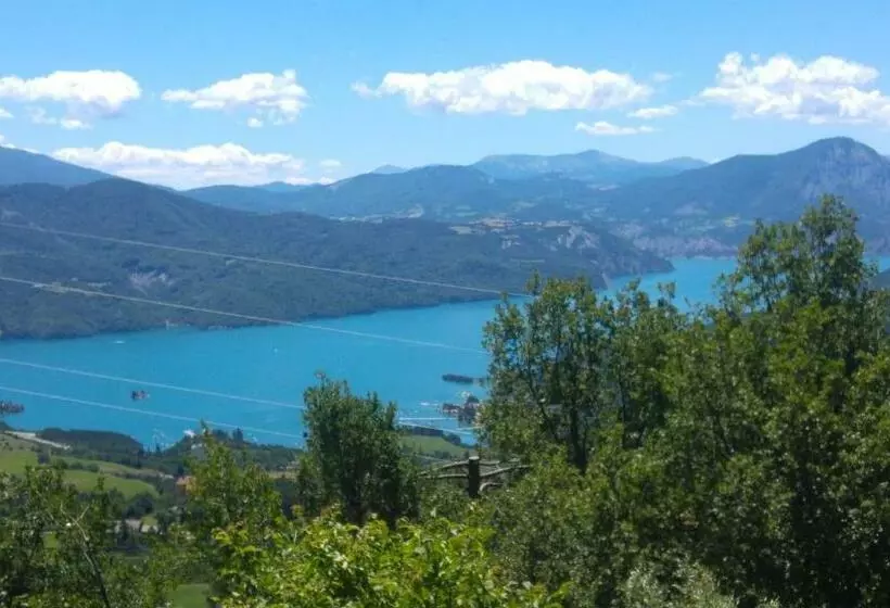 Majatalo Les Roches Fleuries