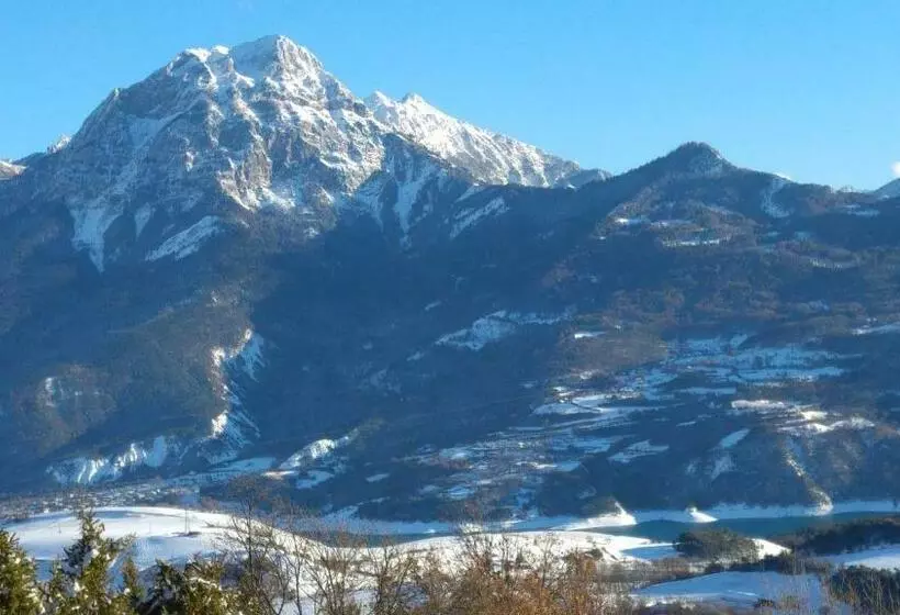 Majatalo Les Roches Fleuries