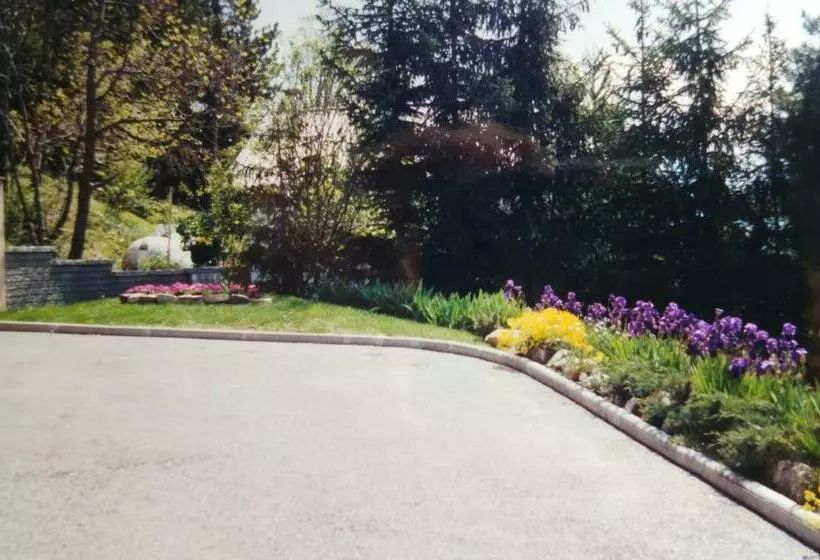 Majatalo Les Roches Fleuries