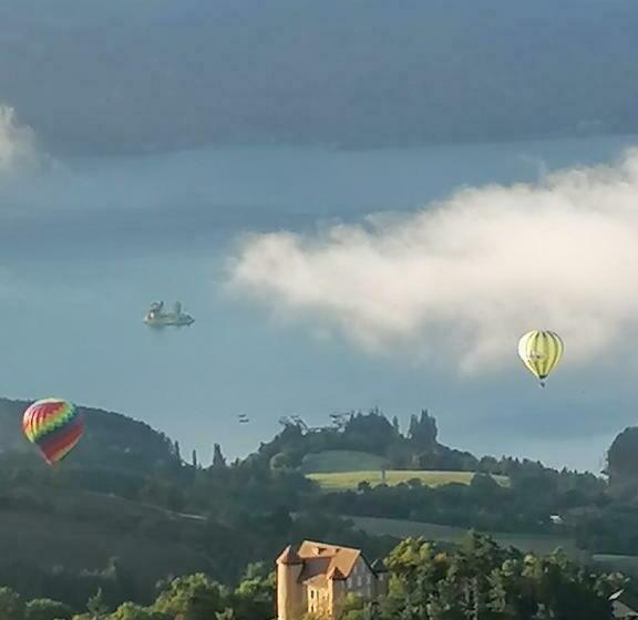 Пансион Les Roches Fleuries