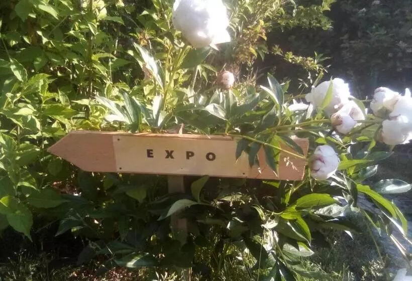 ベッドアンドブレックファースト La Grille Fleurie, Chambres D Hôte Chez L Habitant