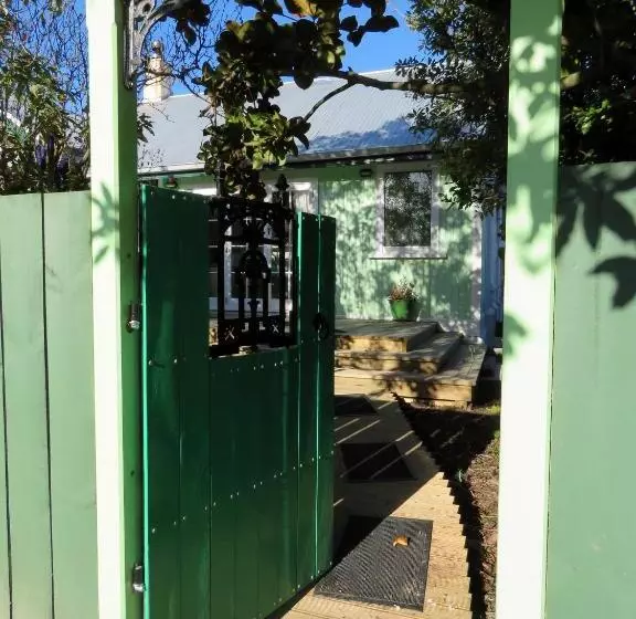 Aamiaismajoitus (B&B) Merrybrook Studio