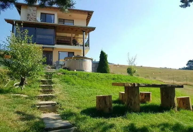 Majatalo Divna Guest House