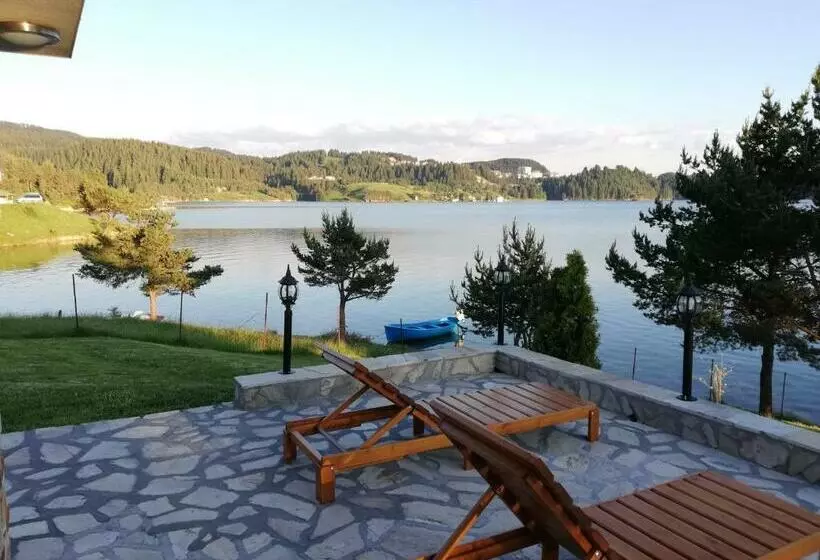 Majatalo Divna Guest House