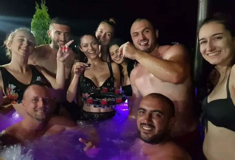 Majatalo Divna Guest House