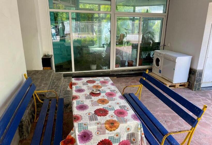 پانسیون Jackie House Varna