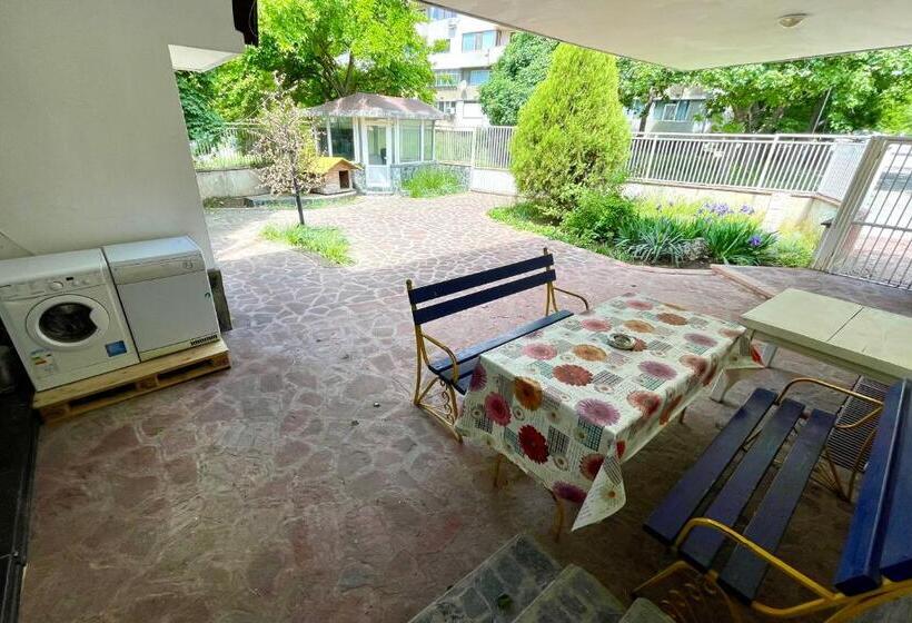 پانسیون Jackie House Varna