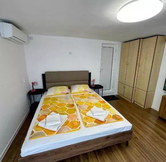 ペンション Jackie House Varna