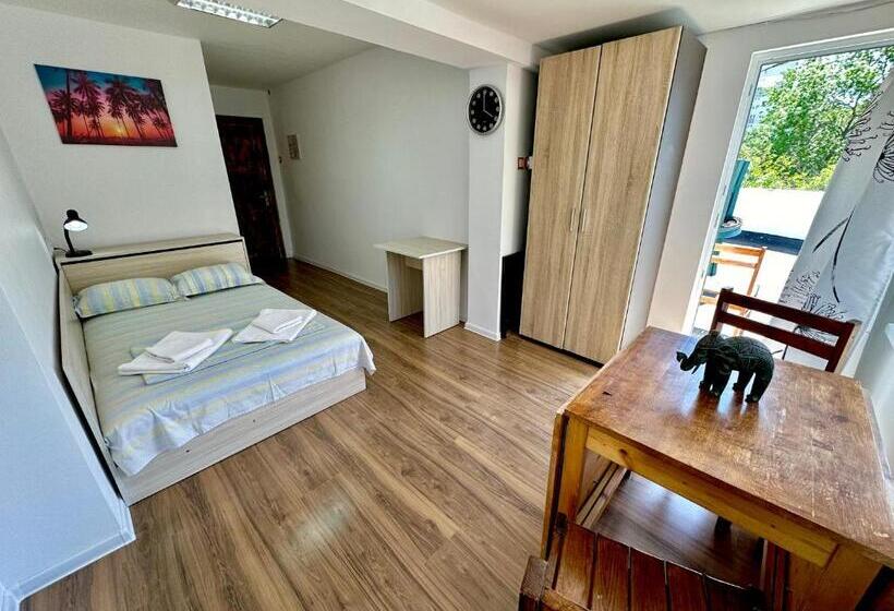 پانسیون Jackie House Varna