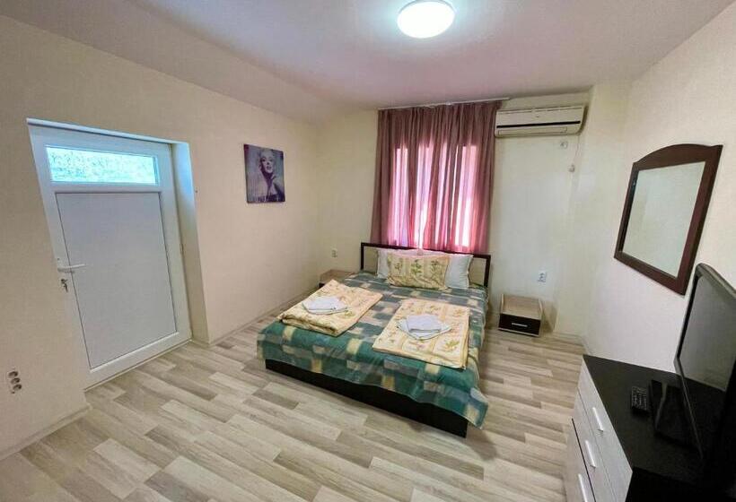 پانسیون Jackie House Varna