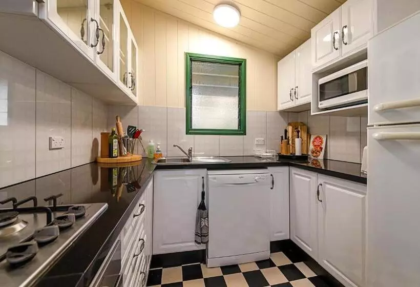 Majatalo Pitstop Lodge Guesthouse B&b