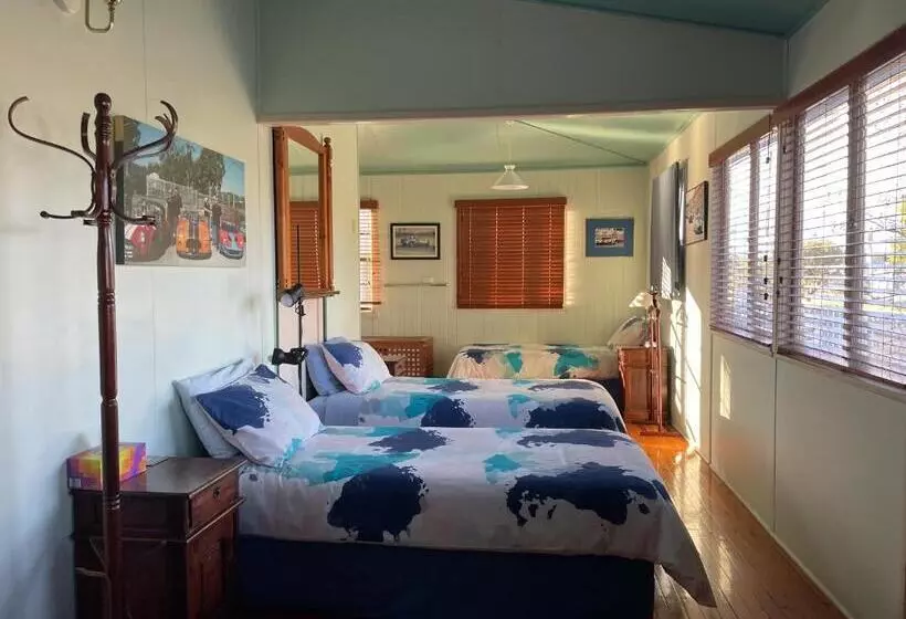 Majatalo Pitstop Lodge Guesthouse B&b