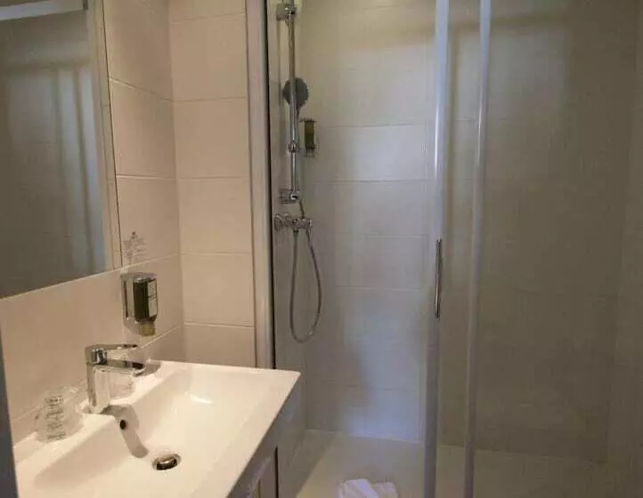 בית מלון כפרי Parici Hôtel Boulogne Billancourt