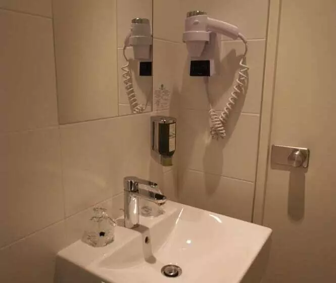 בית מלון כפרי Parici Hôtel Boulogne Billancourt