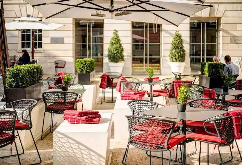 Отель Apex Temple Court