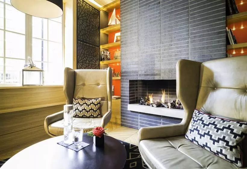 Отель Apex Temple Court