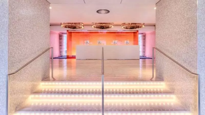 Отель Apex Temple Court