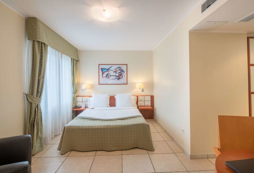 Best Western Plus Grand Hotel Victor Hugo