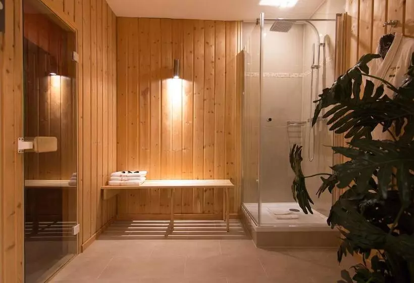 Best Western Plus Grand Hotel Victor Hugo