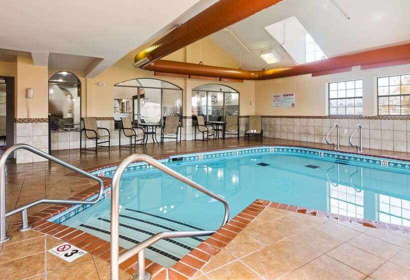 בית מלון כפרי Best Western Plus Tulsa Inn & Suites