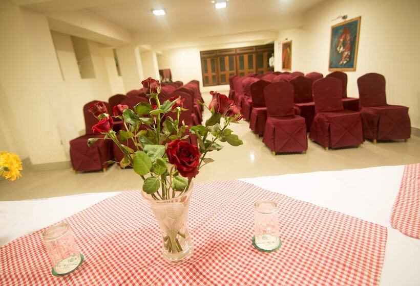 ホテル Central Hill Resort Gangtok