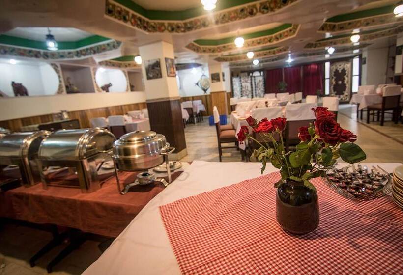 ホテル Central Hill Resort Gangtok