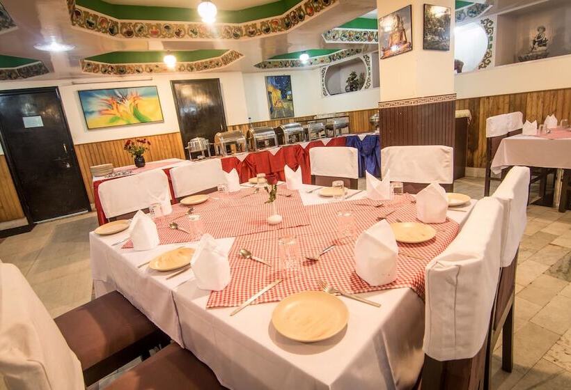 ホテル Central Hill Resort Gangtok