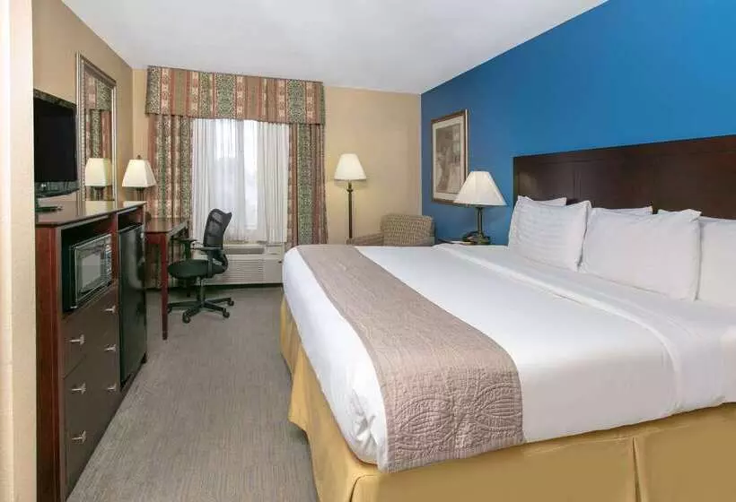 Отель Days Inn By Wyndham Tulsa Central