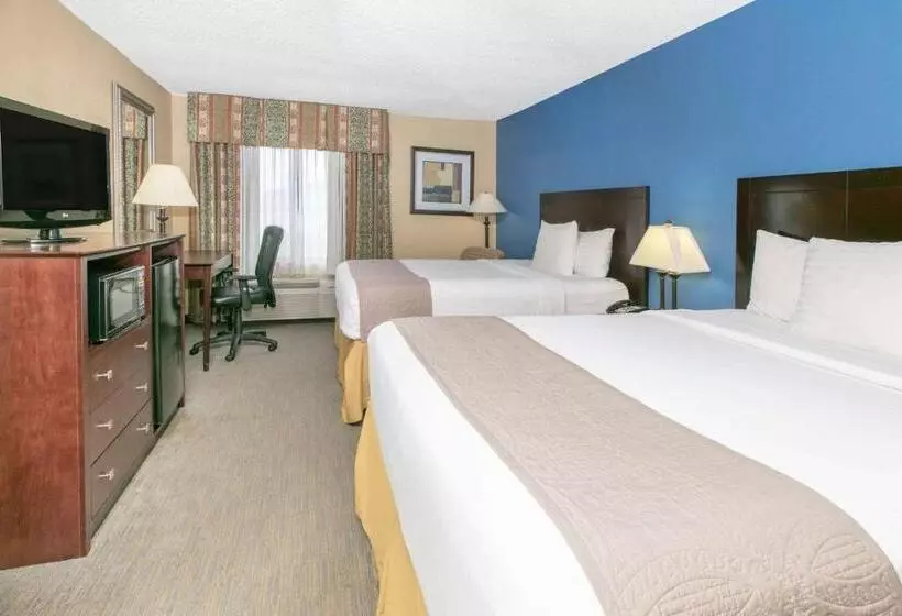 Отель Days Inn By Wyndham Tulsa Central