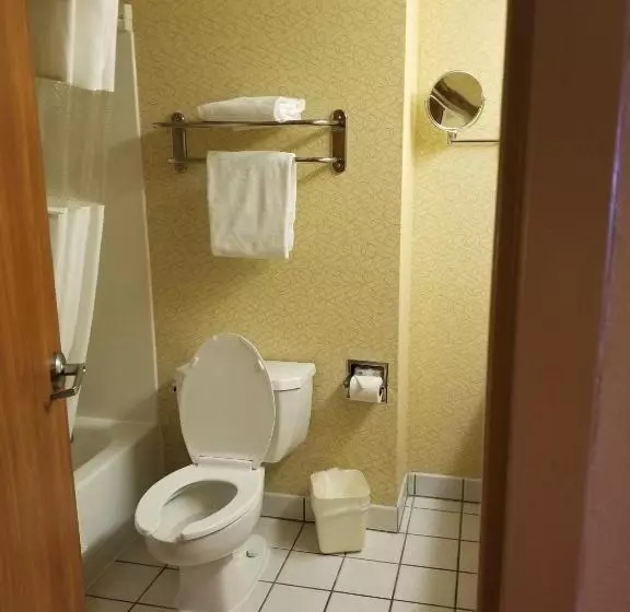 Отель Days Inn By Wyndham Tulsa Central