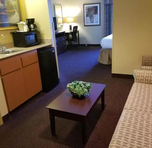 Отель Days Inn By Wyndham Tulsa Central