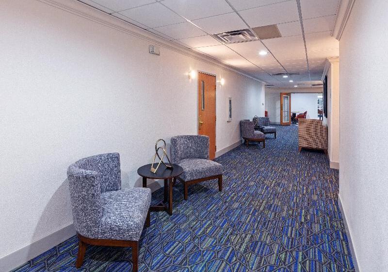 Holiday Inn Express Hotel And Suites Jenks, An Ihg