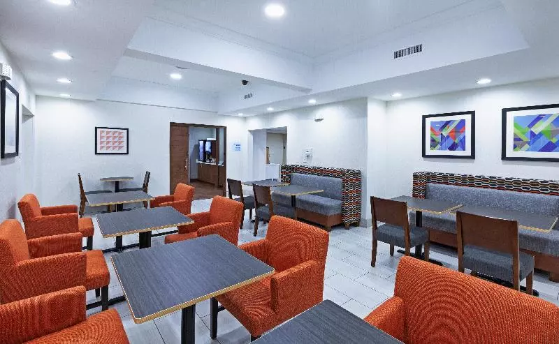 Holiday Inn Express Hotel And Suites Jenks, An Ihg