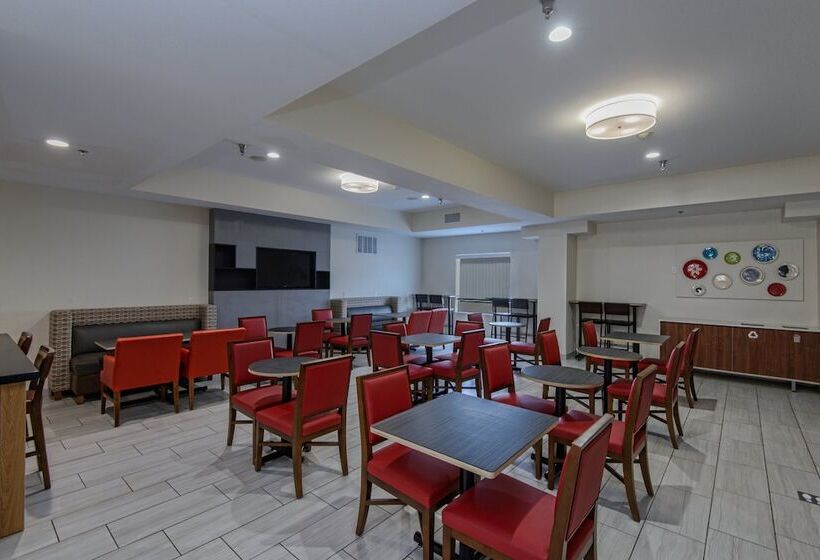 Отель Holiday Inn Express & Suites Corpus Christi, An Ihg