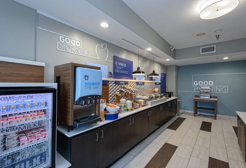 Отель Holiday Inn Express & Suites Corpus Christi, An Ihg