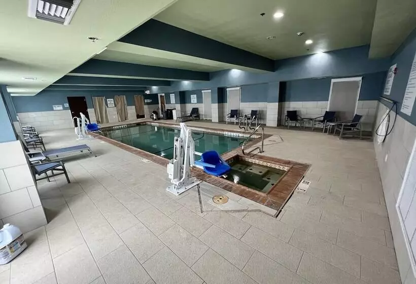 Отель Holiday Inn Express & Suites Corpus Christi, An Ihg