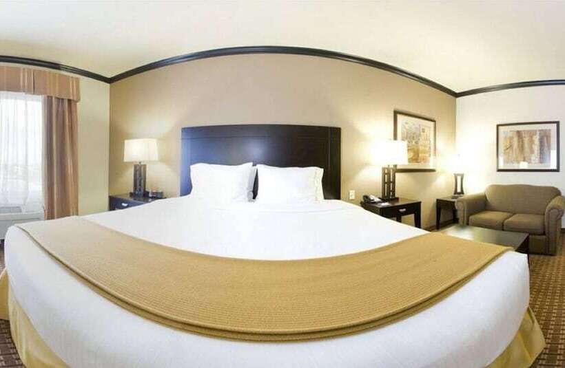 Отель Holiday Inn Express & Suites Corpus Christi, An Ihg