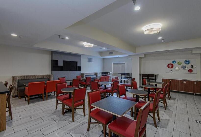 Отель Holiday Inn Express & Suites Corpus Christi, An Ihg