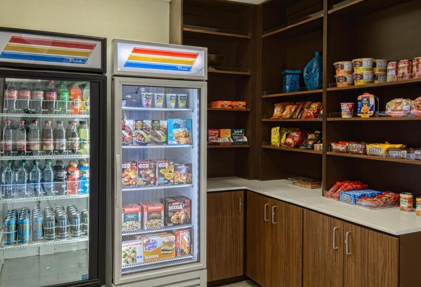 Отель Holiday Inn Express & Suites Corpus Christi, An Ihg