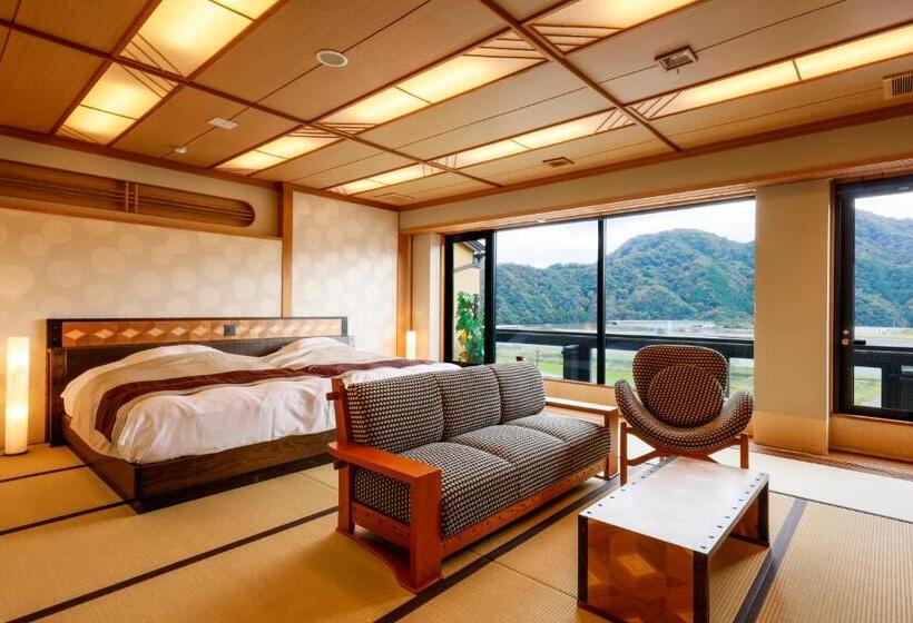 בית מלון כפרי Kawaguchiya Kinosaki Riverside