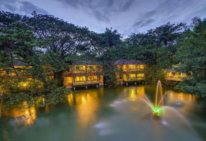 בית מלון כפרי Mayfair Lagoon