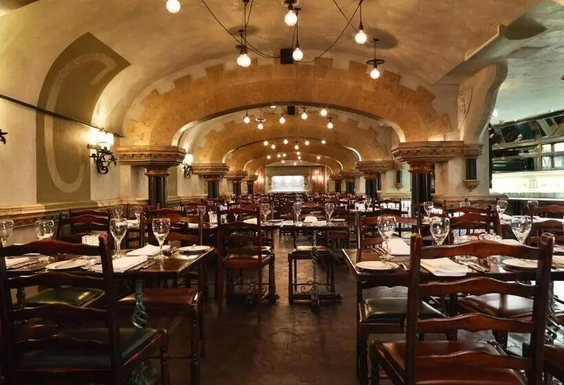 Hotel The Royal Toby